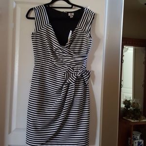 Black stripe side bow dress